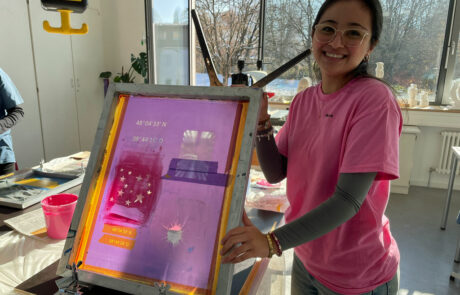 T-Shirts werden unter anderen mit den GPS Koordinaten des Staates Trimon bedruckt