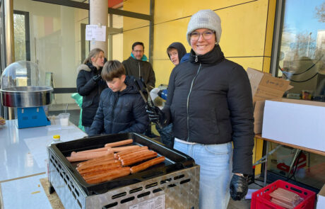 Leckere Bratwürste direkt vom Grill