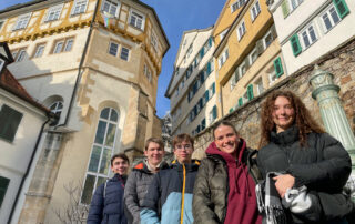 Der Leistungskurs Religion vor dem Evangelischen Stift