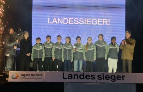 Badminton Landesfinale Foto 1 Das U14-Badminon Team bei der Siegerehrung