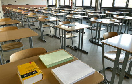 Der Raum, in dem die Abiturientinnen und Abiturienten ihre Prüfungen schreiben